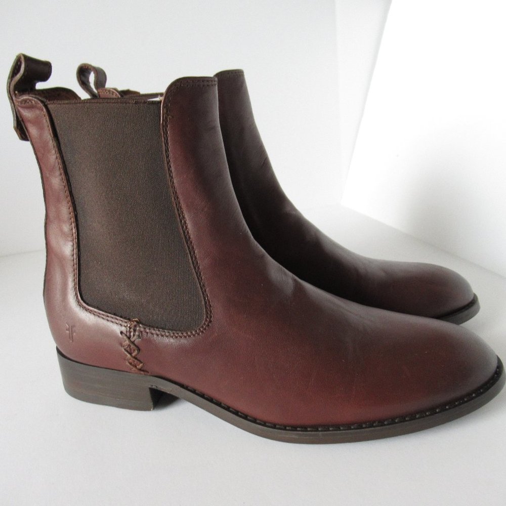 FRYE Ladies Boots, Redwood, Brown, Size 6 NEW